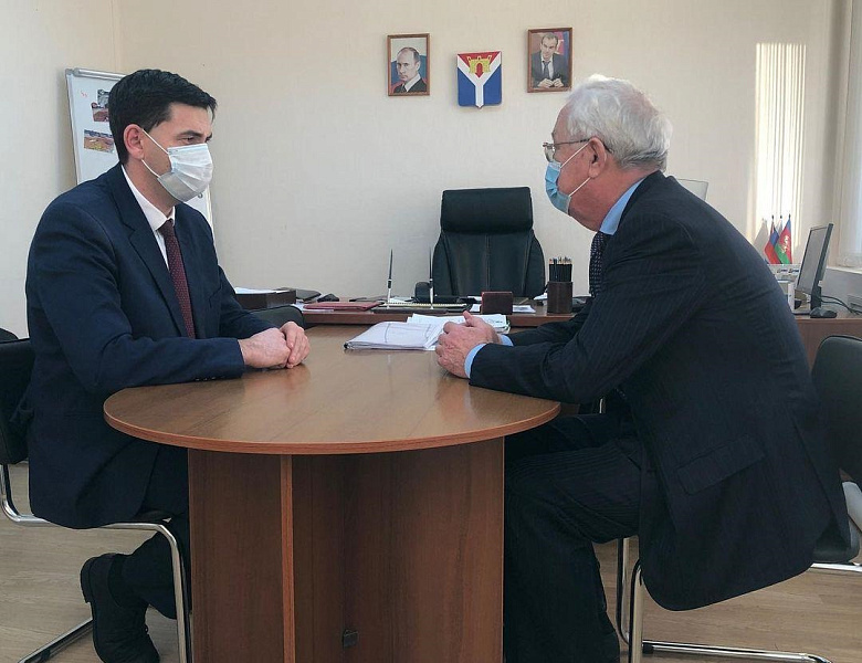 Глава города Станислав Гайнюченко встретился с депутатом Государственной Думы Алексеем Езубовым.