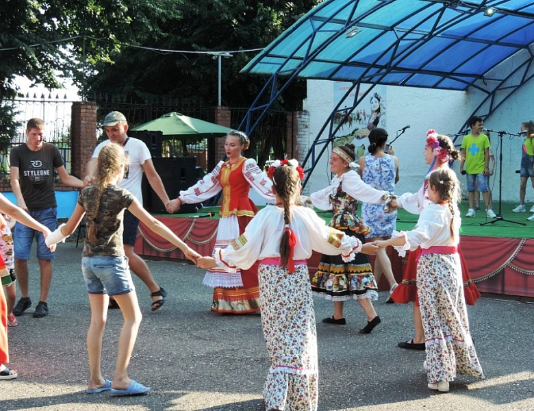 В Усть-Лабинске отметили День дружбы и единения славян