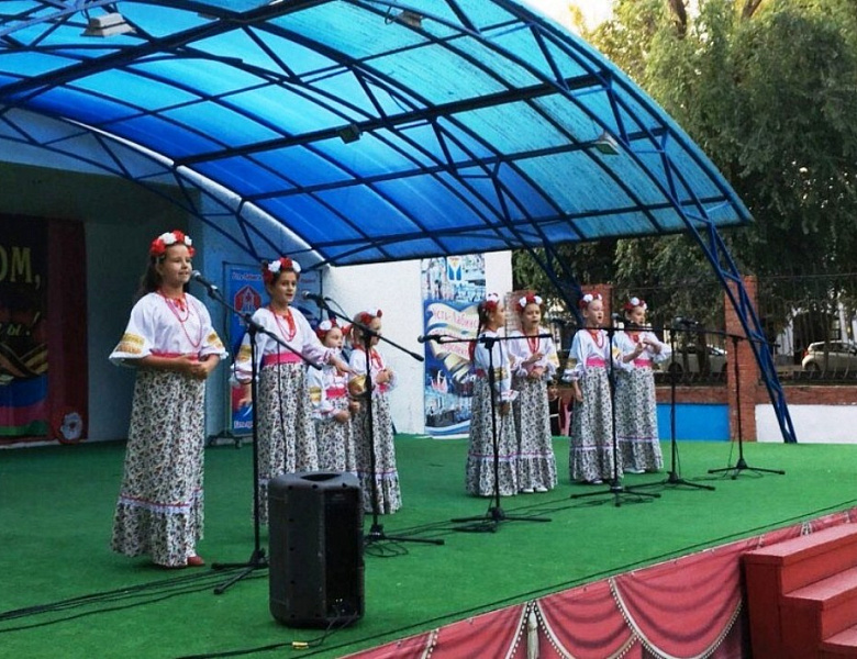 Молодёжь Усть-Лабинска отметила день образования Краснодарского края